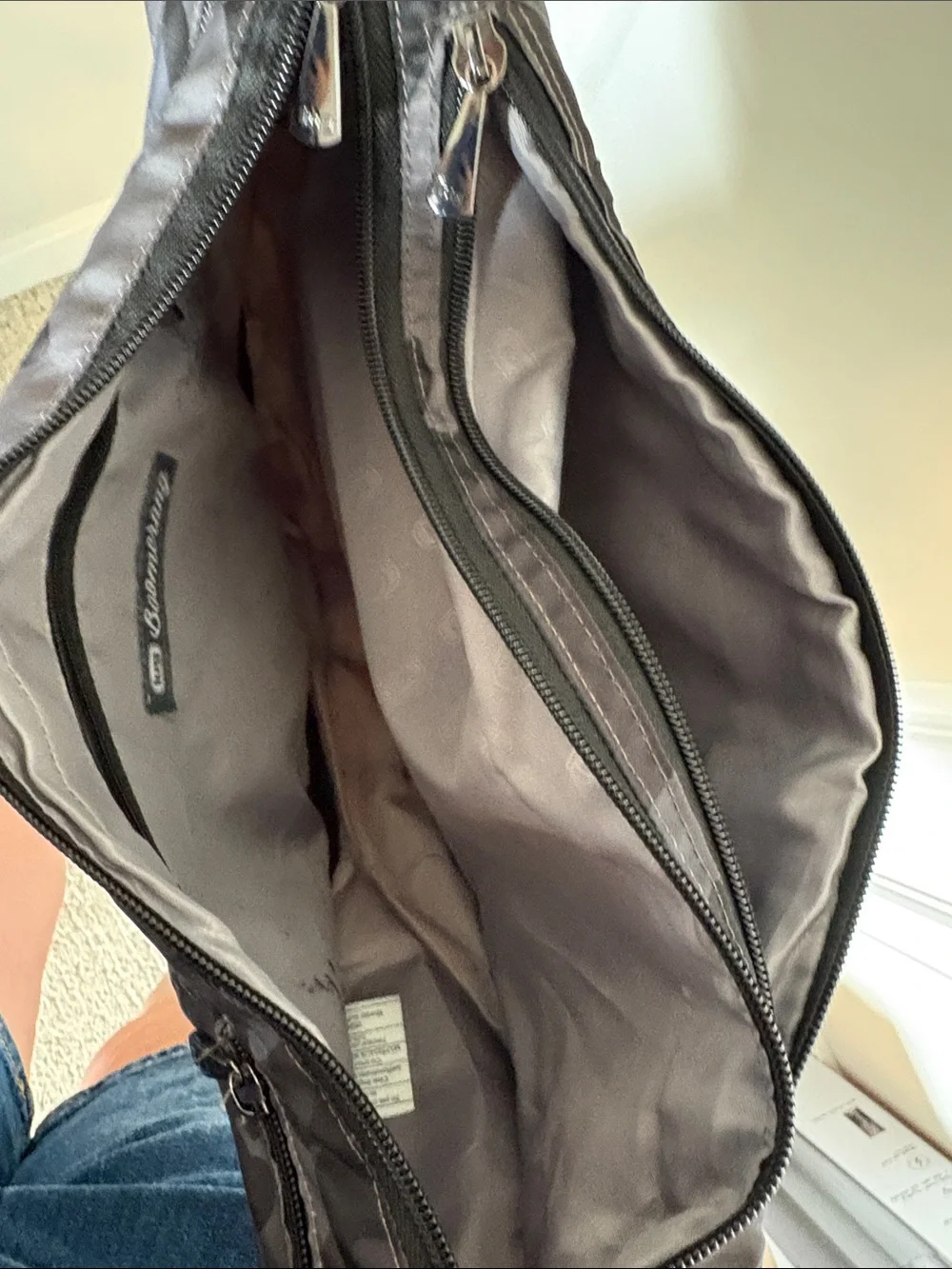 lug lightweight “boomerang”